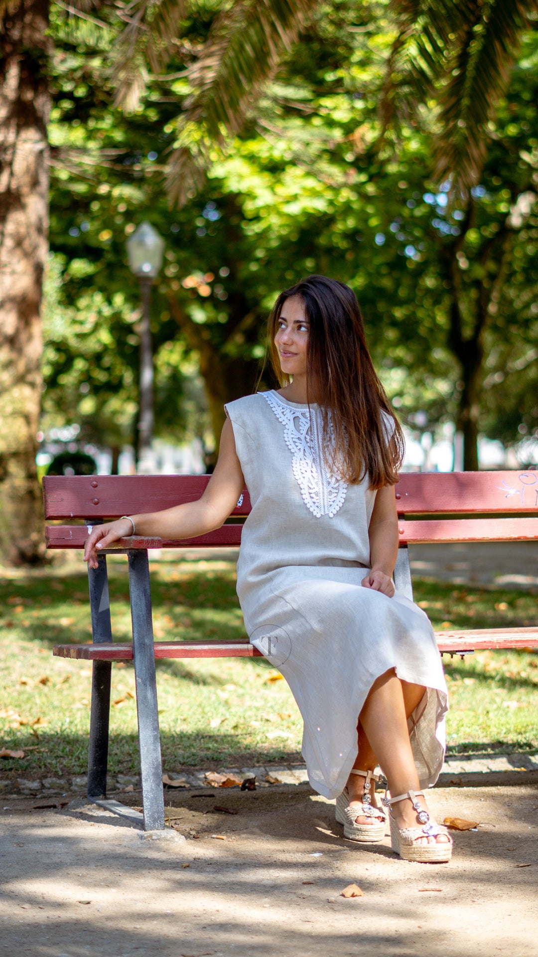 Vestido Linho Bege S/Manga C/Renda