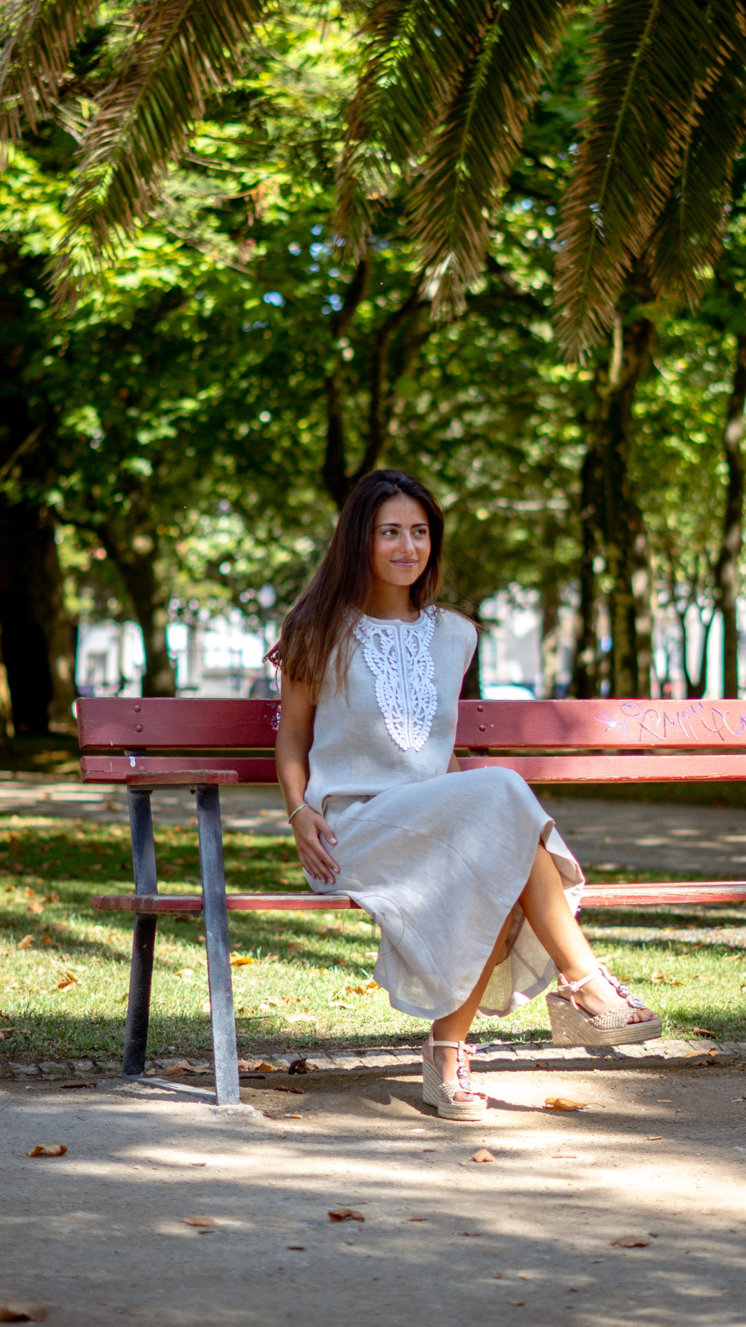 Vestido Linho Bege S/Manga C/Renda