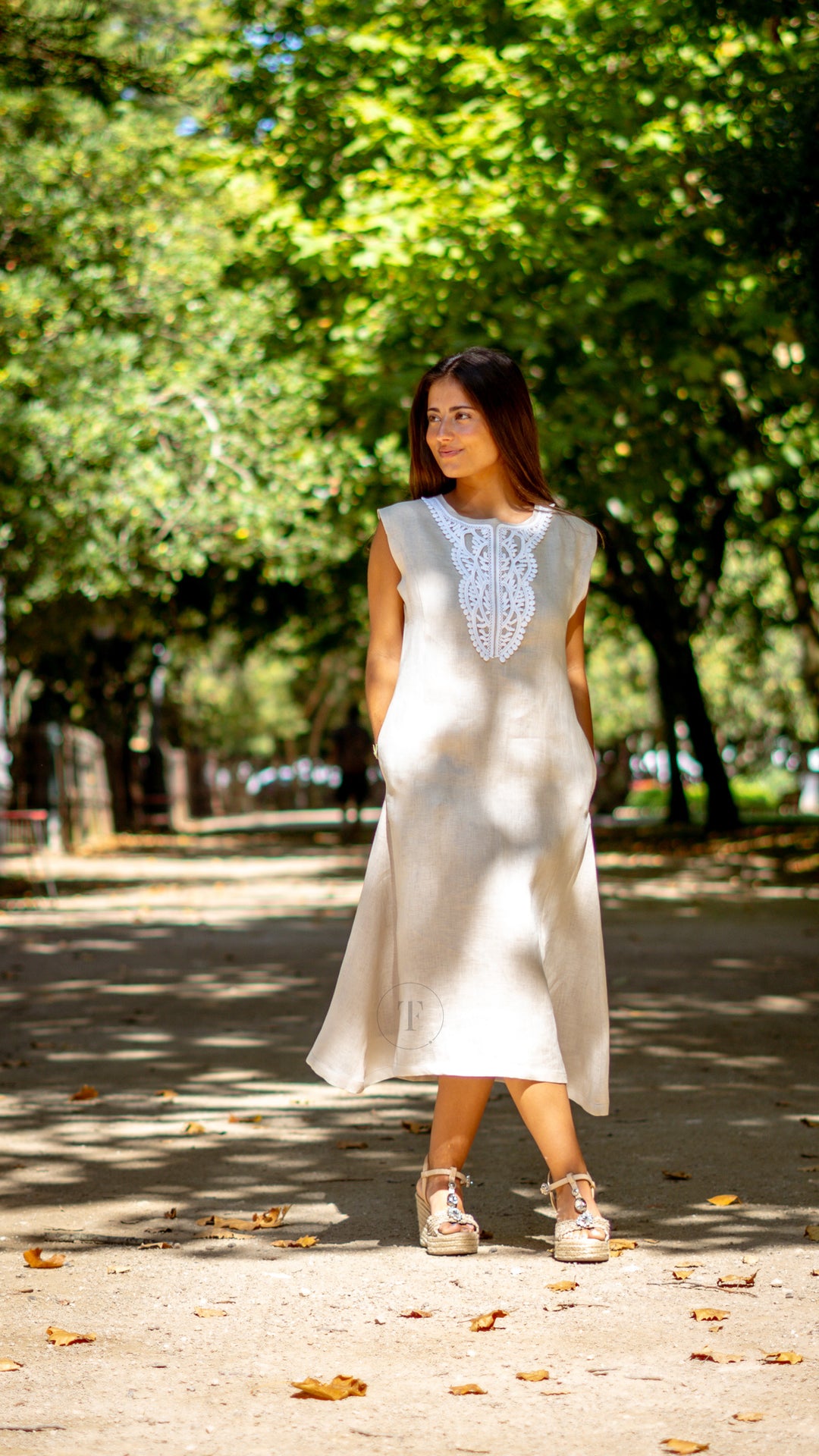 Vestido Linho Bege S/Manga C/Renda