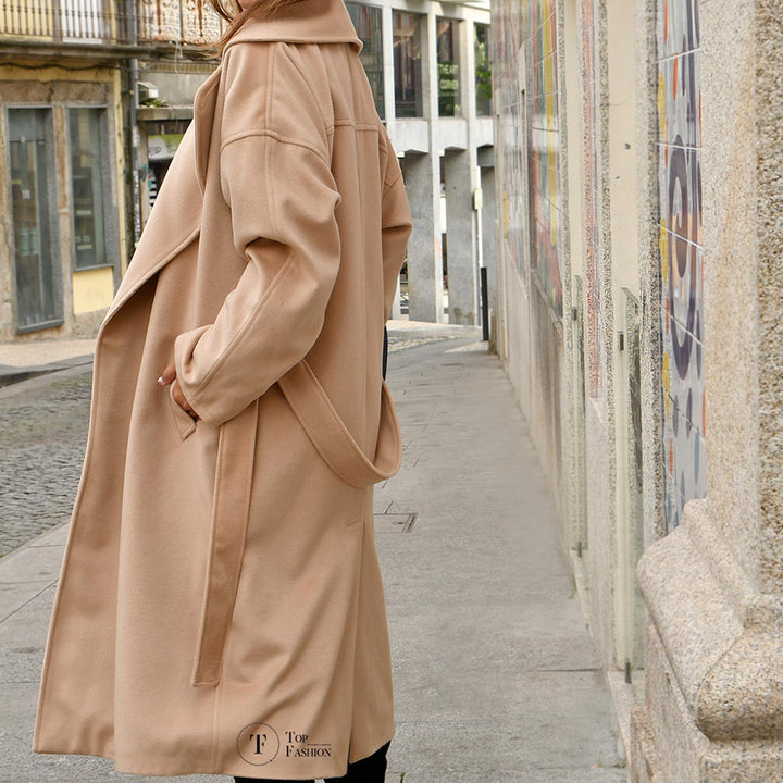 Sobretudo de Fazenda Bege com Gola e Cinto