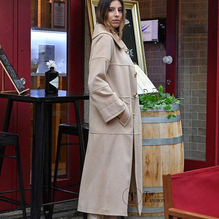 Sobretudo de Fazenda Bege com Gola